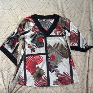 Red and Black 3/4 Sleeve Graphic Blouse